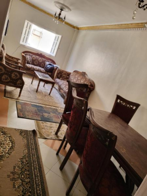 شقة بالإسكندرية ع البحر